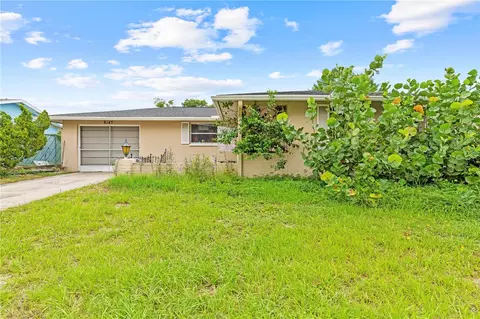 8145 Fox Hollow Dr, Port Richey, FL 34668