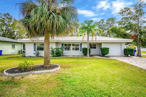 915 Virginia St, Dunedin, FL 34698