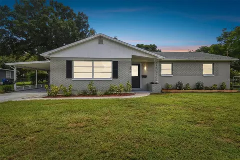 206 6th Ave NW, Ruskin, FL 33570