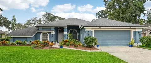 2813 Pine Club Dr, Plant City, FL 33566