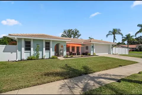2079 Kingfisher Dr, Palm Harbor, FL 34683