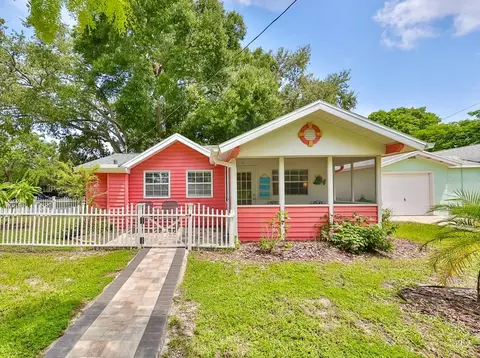 2306 53rd St S, Gulfport, FL 33707
