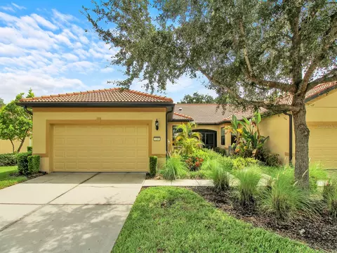 418 Seneca Falls Dr, Apollo Beach, FL 33572
