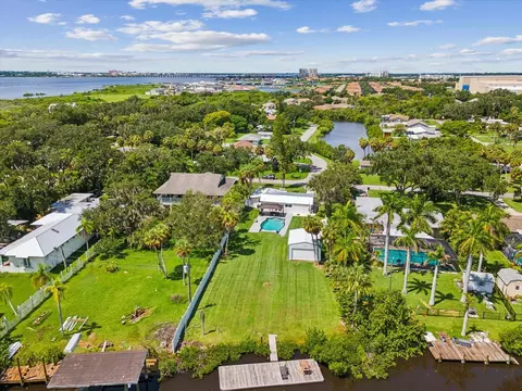 352 Highland Shores Dr, Ellenton, FL 34222