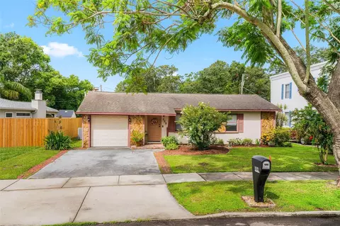 304 Cincinnati Pkwy, Clearwater, FL 33765