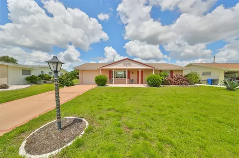 633 La Jolla Ave, Sun City Center, FL 33573