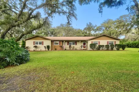 114 Wooddale Dr, Brandon, FL 33511