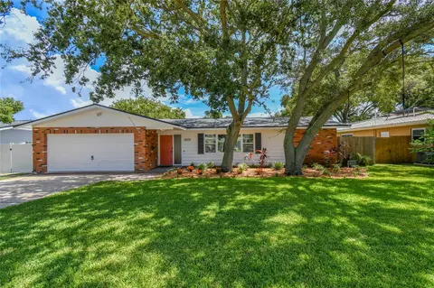 631 Lake Forest Rd, Clearwater, FL 33765
