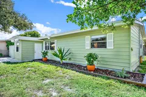 4430 W Wallace Ave, Tampa, FL 33611
