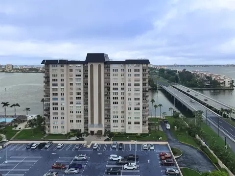 5220 Brittany Dr S #310, Saint Petersburg, FL 33715