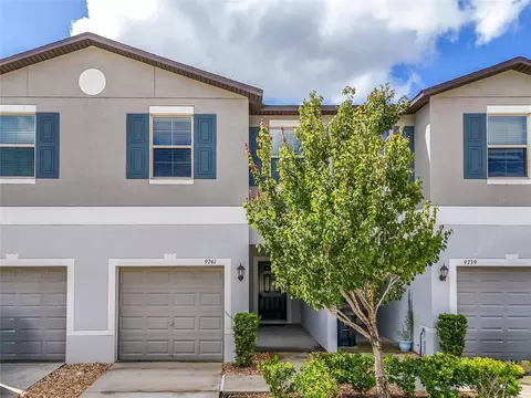 9741 Pembrooke Pines Dr, Sun City Center, FL 33573