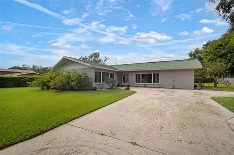 613 Royal Crest Dr, Brandon, FL 33511