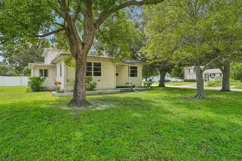 400 Rotary Pl NE, Saint Petersburg, FL 33703