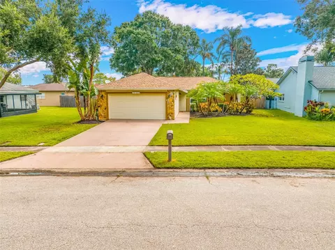 12185 73rd St, Largo, FL 33773