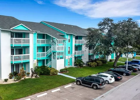 455 Alt 19 S #201, Palm Harbor, FL 34683