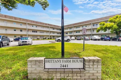 2441 Persian Dr #27, Clearwater, FL 33763