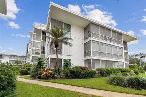 1024 N Shore Dr NE #6, Saint Petersburg, FL 33701