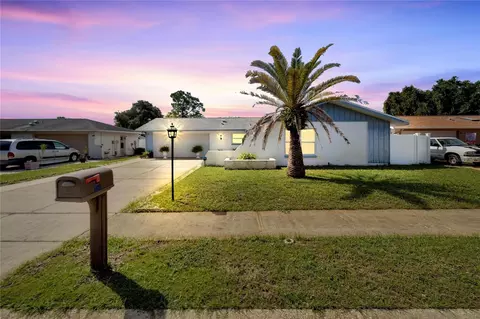 6810 Pin Cherry Ln, Port Richey, FL 34668