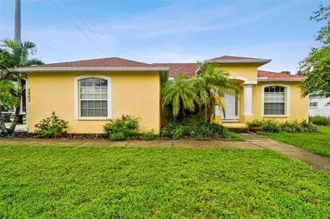 2402 Dryer Ave, Largo, FL 33770