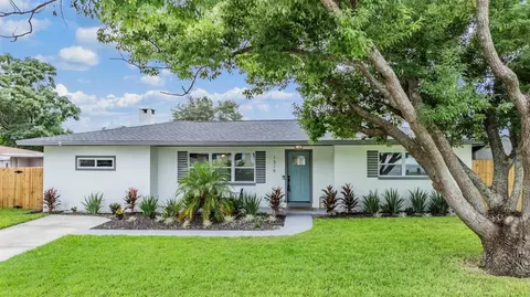 1319 Windsor Dr, Clearwater, FL 33756