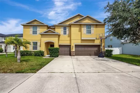 10820 Carloway Hills Dr, Wimauma, FL 33598