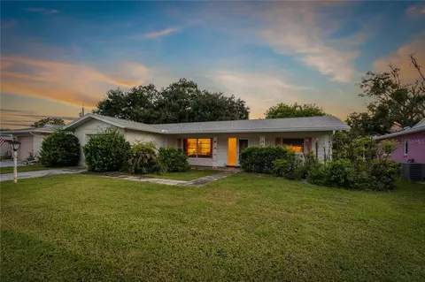 2083 Hillwood Dr, Clearwater, FL 33763
