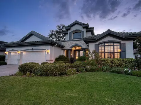 2154 Scarlet Oaks St, Clearwater, FL 33759