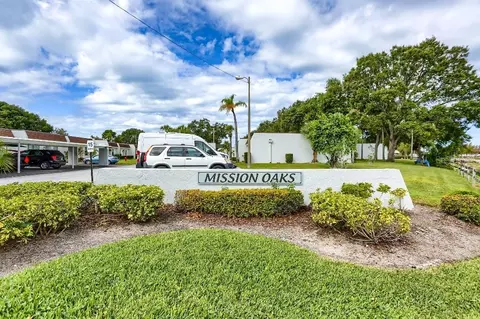 9031 Mission Oaks Blvd #9031, Seminole, FL 33776