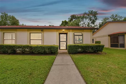 11511 113th St #27H, Seminole, FL 33778