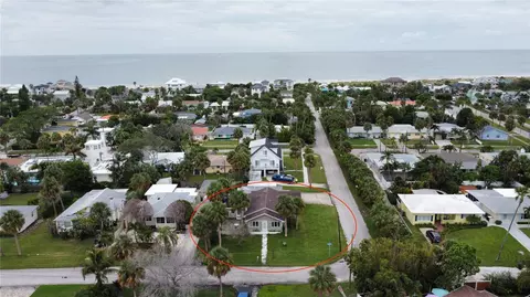 950 Lantana Ave, Clearwater Beach, FL 33767
