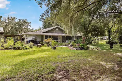 1223 W County Line Rd, Zephyrhills, FL 33540