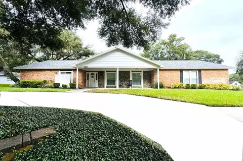 2505 College Hill Dr, Brandon, FL 33511