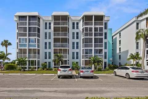 4900 38th Way S #503, Saint Petersburg, FL 33711