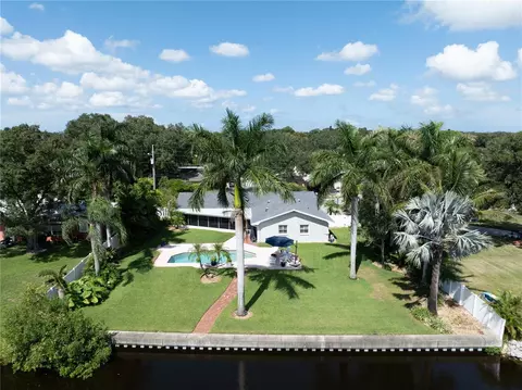 835 Seacrest Dr, Largo, FL 33771