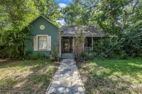 725 Grove St N, Saint Petersburg, FL 33701