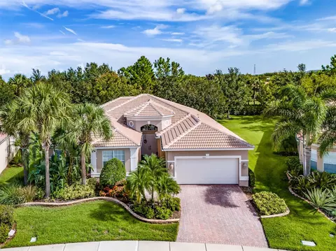 5014 Ruby Flats Dr, Wimauma, FL 33598