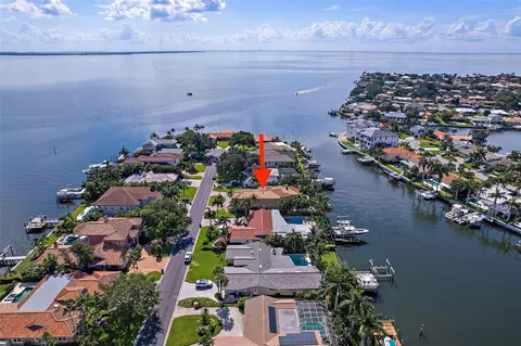 2250 Mermaid Pt NE, Saint Petersburg, FL 33703