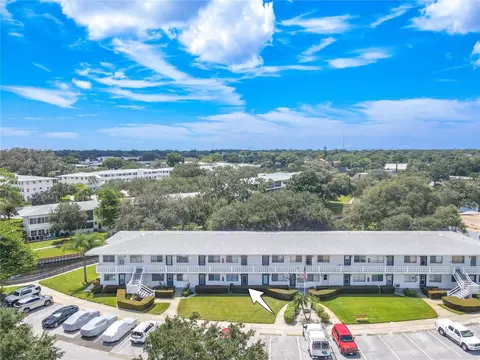 8320 112th St #104, Seminole, FL 33772