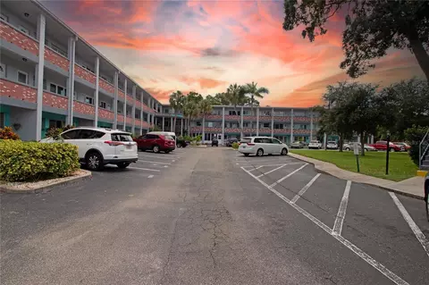 4300 58th St N #1923, Kenneth City, FL 33709