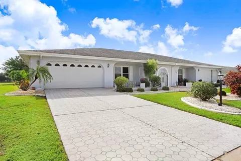 1005 Bluewater Dr, Sun City Center, FL 33573