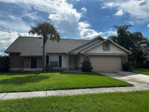 1215 Carrie Wood Dr, Valrico, FL 33596