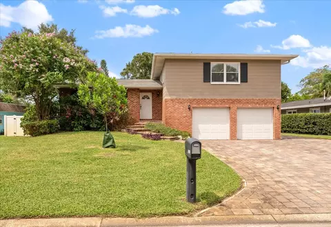 8212 Forest Cir, Seminole, FL 33776