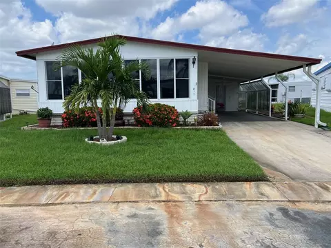 13225 101st St #411, Largo, FL 33773