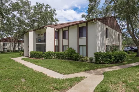 1700 Pine Ridge Way E #B2, Palm Harbor, FL 34684