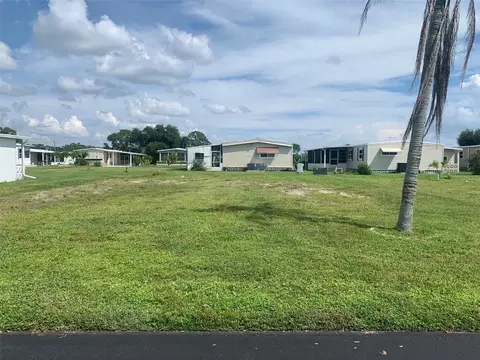 235 Estrada, North Port, FL 34287