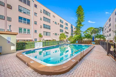 5521 80th St N #310, Saint Petersburg, FL 33709