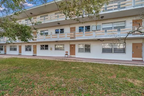 911 Washington Ave #214, Largo, FL 33770
