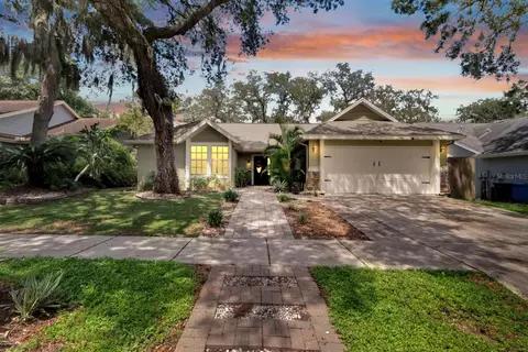 2404 Kenwick Dr, Valrico, FL 33596