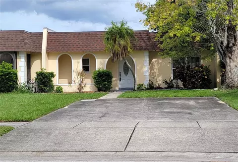 9987 87th St, Seminole, FL 33777