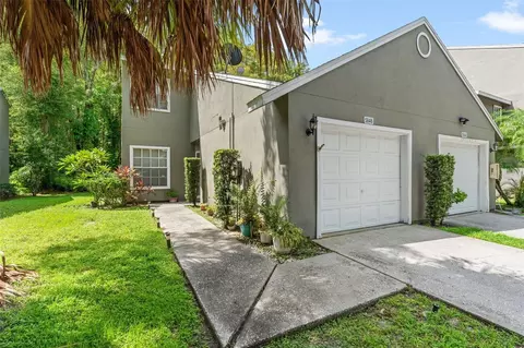 5846 Red Cedar Ln, Tampa, FL 33625